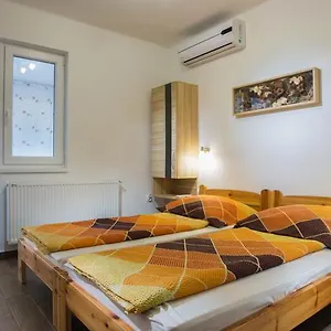 Negga Apartman Apartament